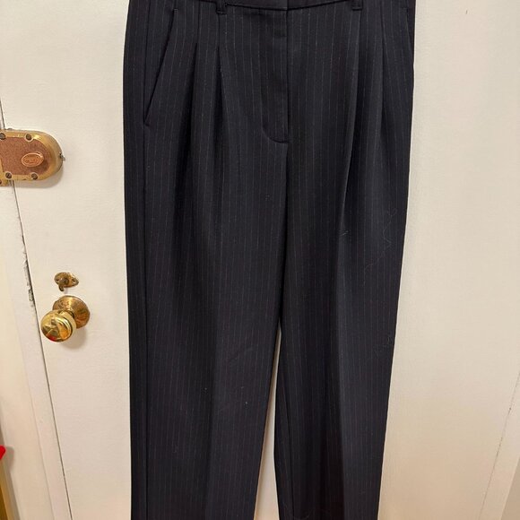 Aritzia The Effortless Pant™ - (Re)fined Pinstripe in size 4 - Picture 5 of 8